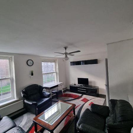 Property In Brixton 런던 외부 사진