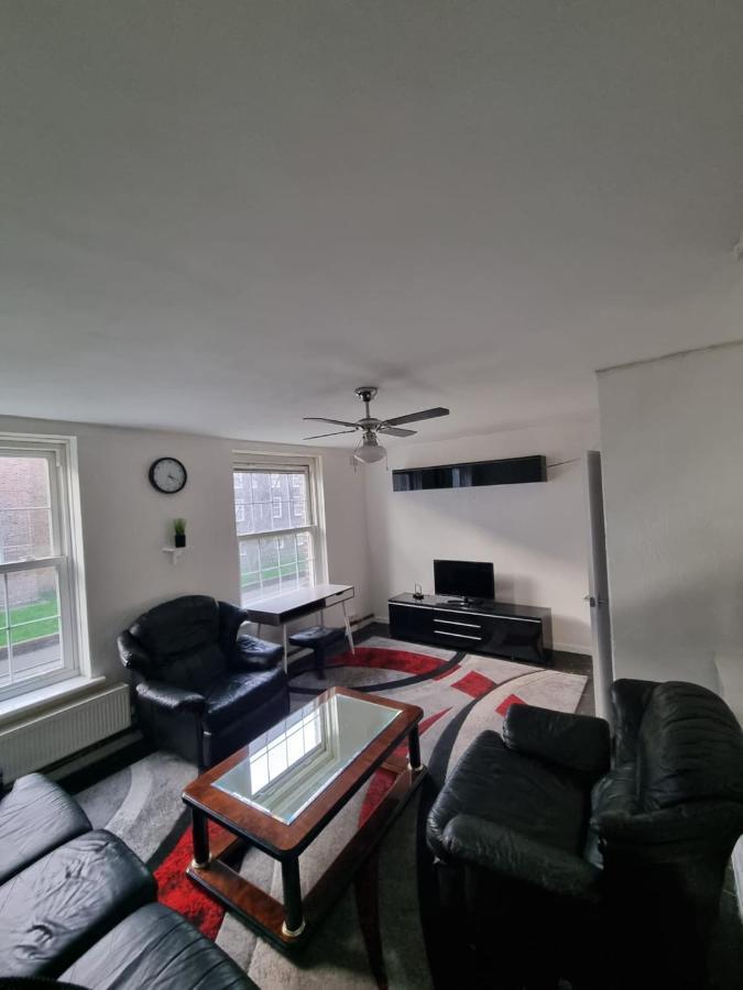 Property In Brixton 런던 외부 사진