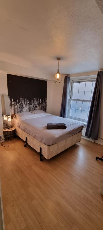Property In Brixton 런던 외부 사진
