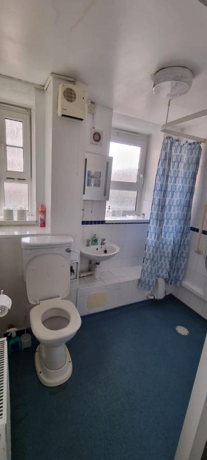 Property In Brixton 런던 외부 사진